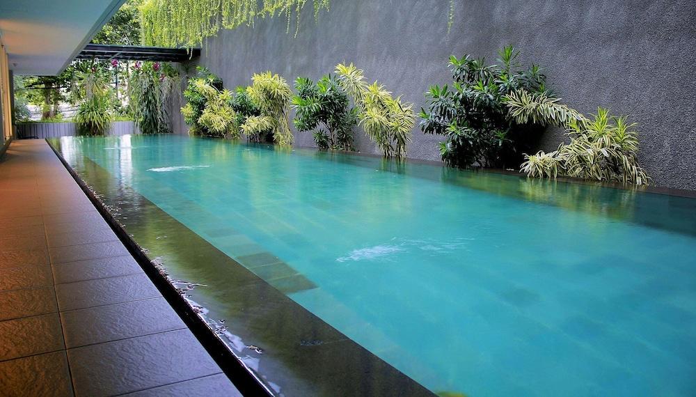 Zen Rooms Patra Kuningan Syariah Jakarta Exteriör bild